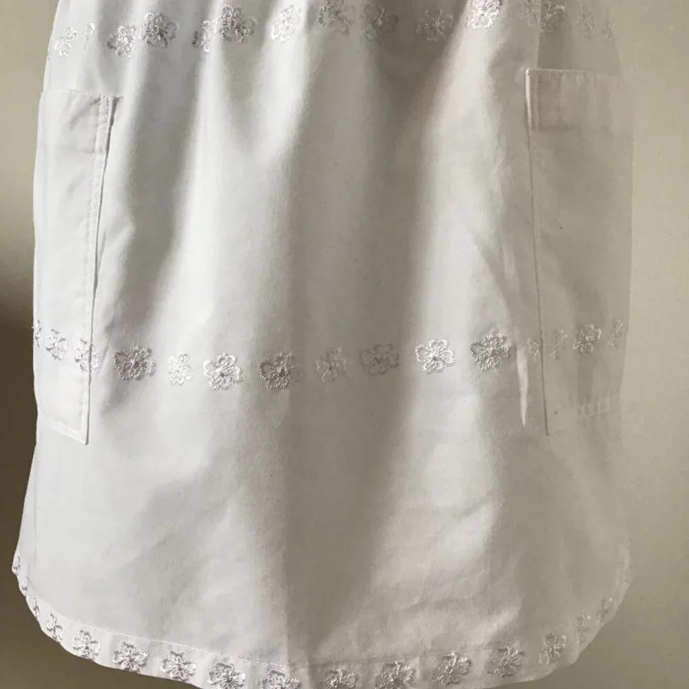 Vintage Paper White Linen Handmade Shamrock Embroidered Waist Hostess Aprons - 2